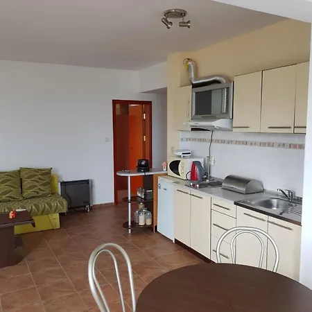 Zaliv House